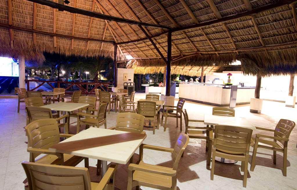 Playa Blanca Beach Resort Ресторант снимка